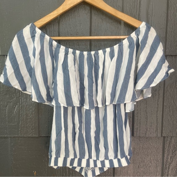 American Eagle off the shoulder blue and white striped crop top - Picture 3 of 7